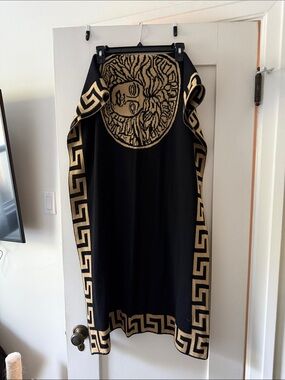 Black and Gold Medusa-Print Knit Wrap Scarf